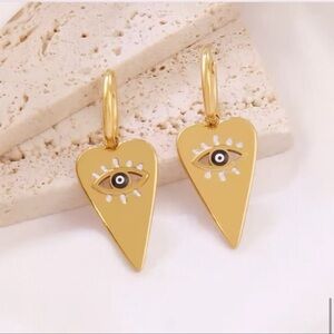Gold Heart Evil Eye Dangle Earrings. BLACK Eye
     ~NEW~